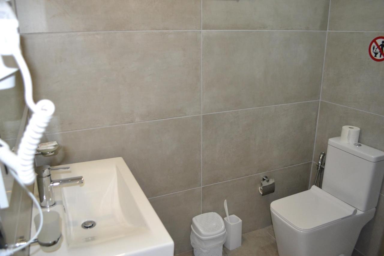 Diamond Hotel Sarandë エクステリア 写真