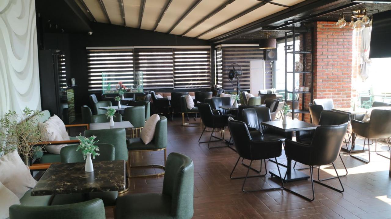 Diamond Hotel Sarandë エクステリア 写真