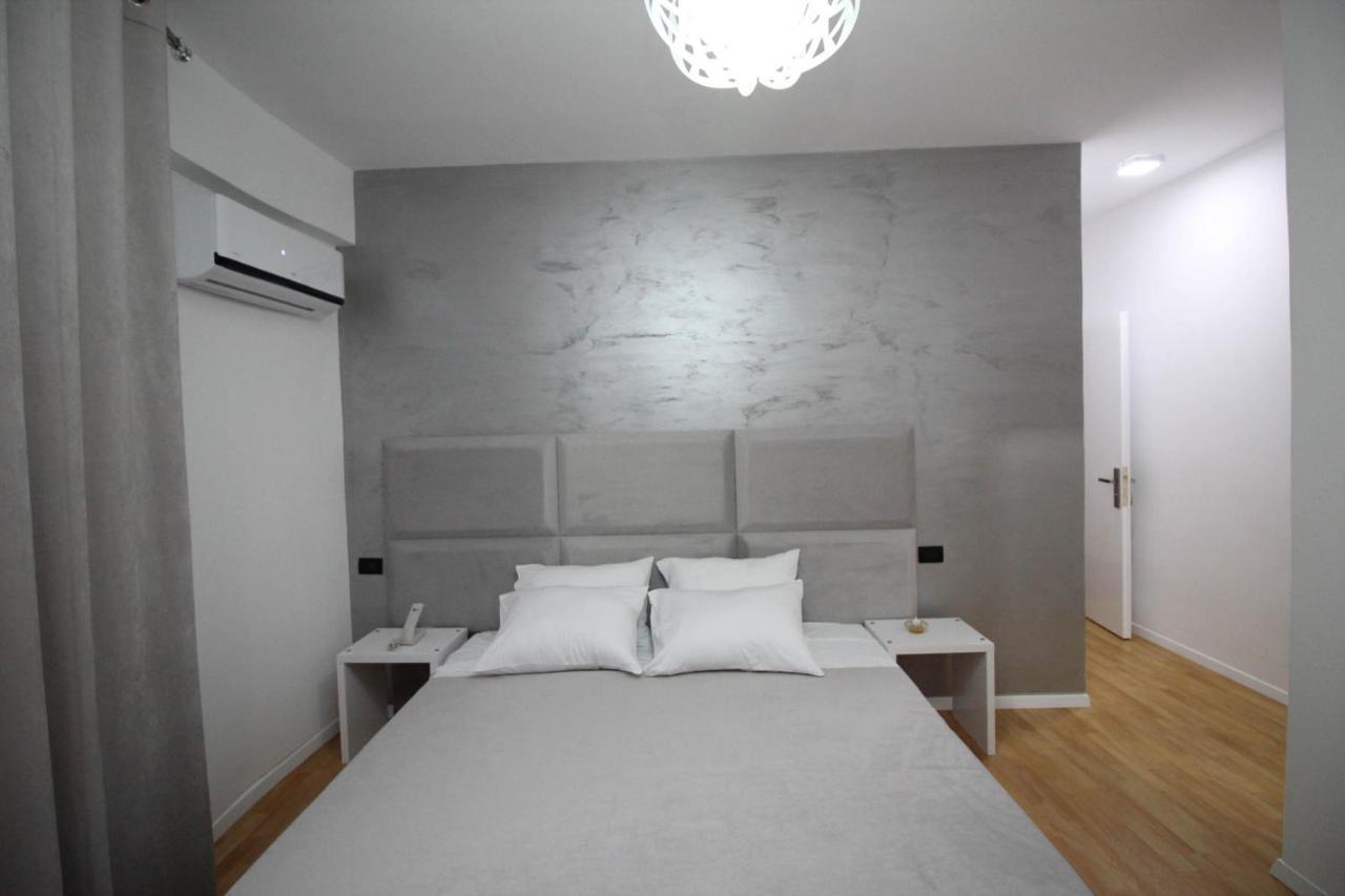 Diamond Hotel Sarandë エクステリア 写真