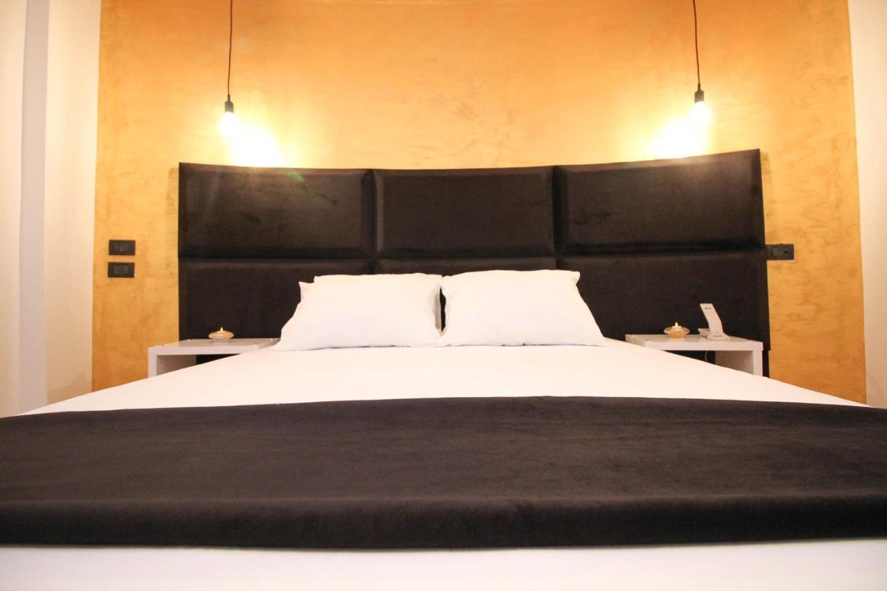 Diamond Hotel Sarandë エクステリア 写真