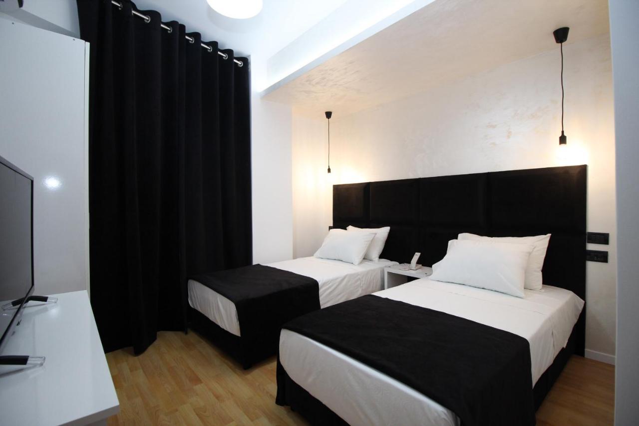 Diamond Hotel Sarandë エクステリア 写真