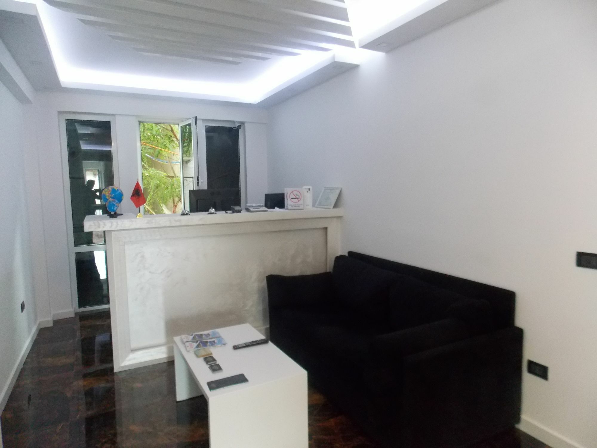 Diamond Hotel Sarandë エクステリア 写真